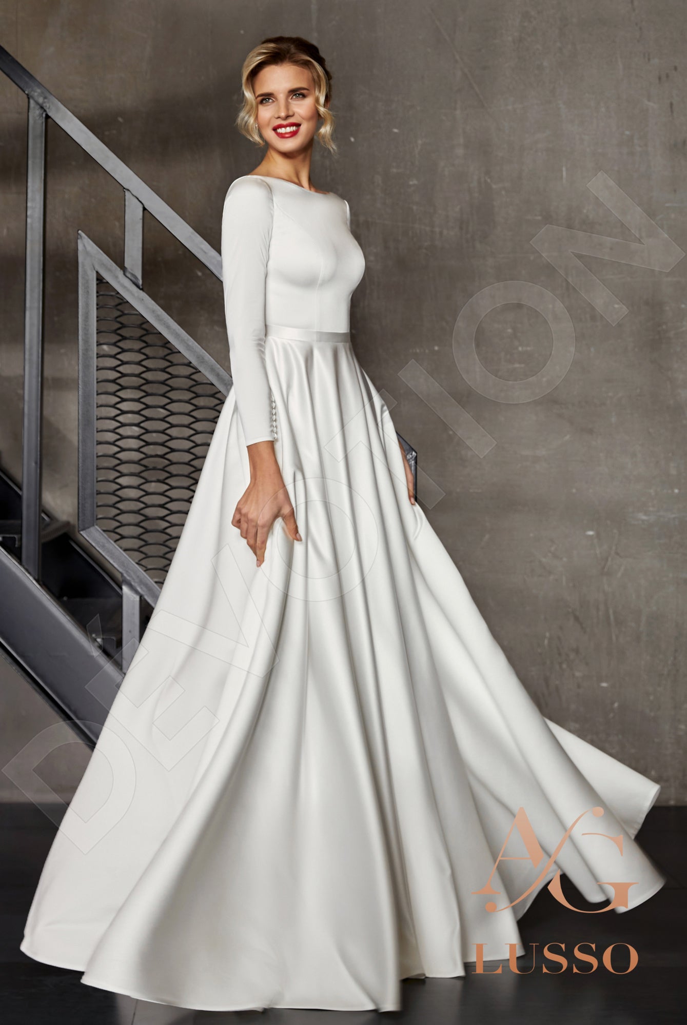 Long Sleeves Mermaid Trumpet Bridal Gown Wedding Dress Boat Neck Italian  Satin 