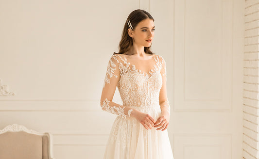 5 Key Tips for Finding the Perfect Petite Wedding Gowns