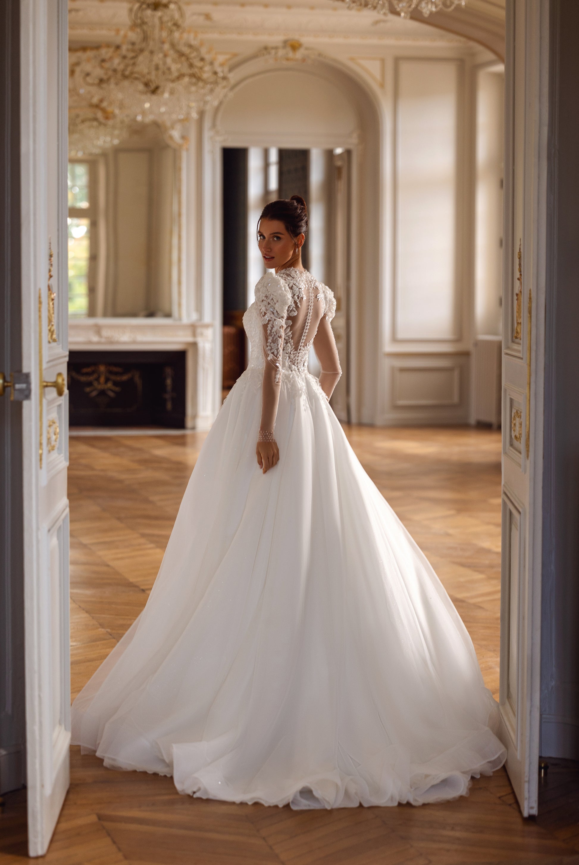 Violetta-Amarante A-line Hight neck Milk Wedding dress