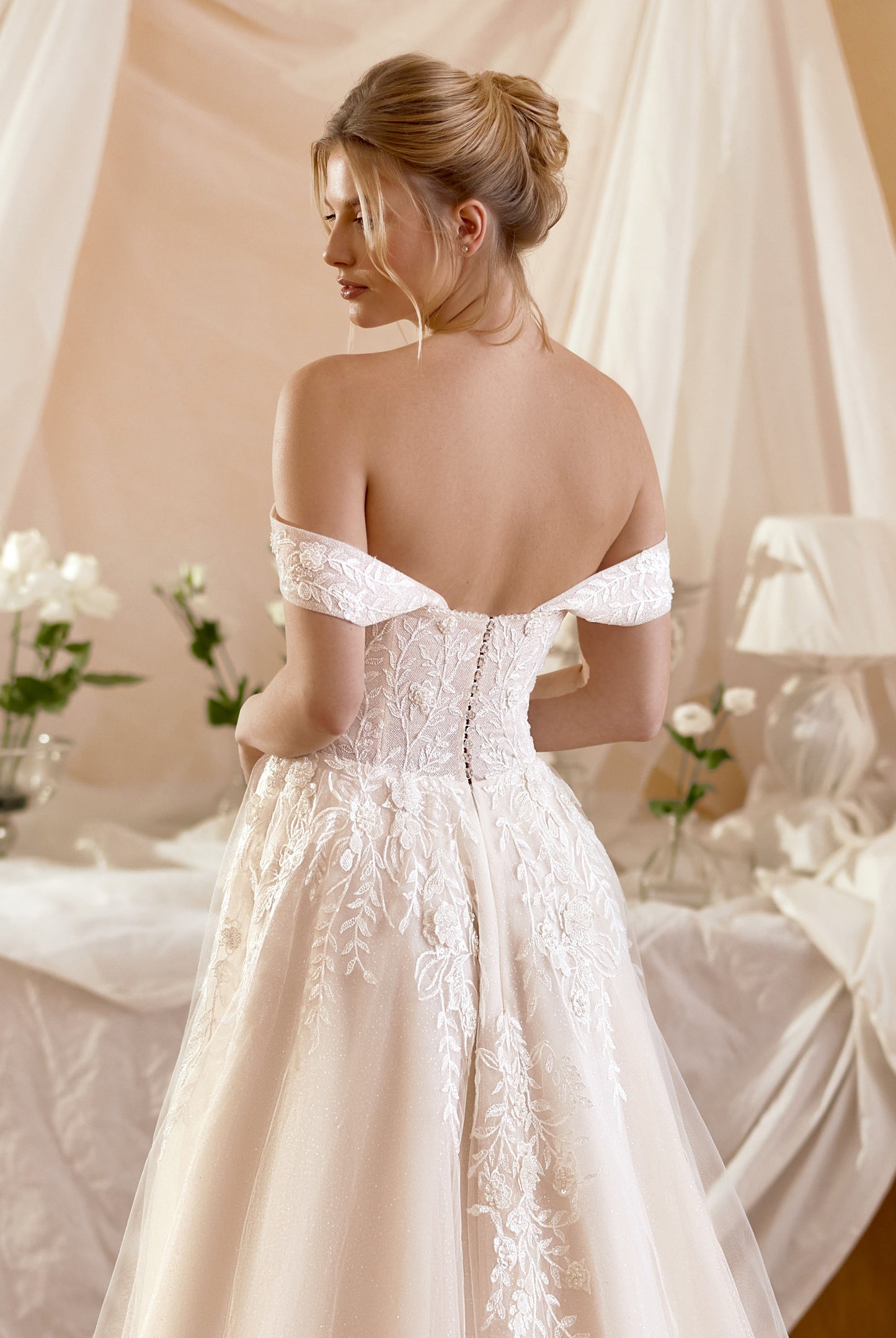 Alica A-line Off-shoulder/Drop shoulders Milk/Nude Wedding dress