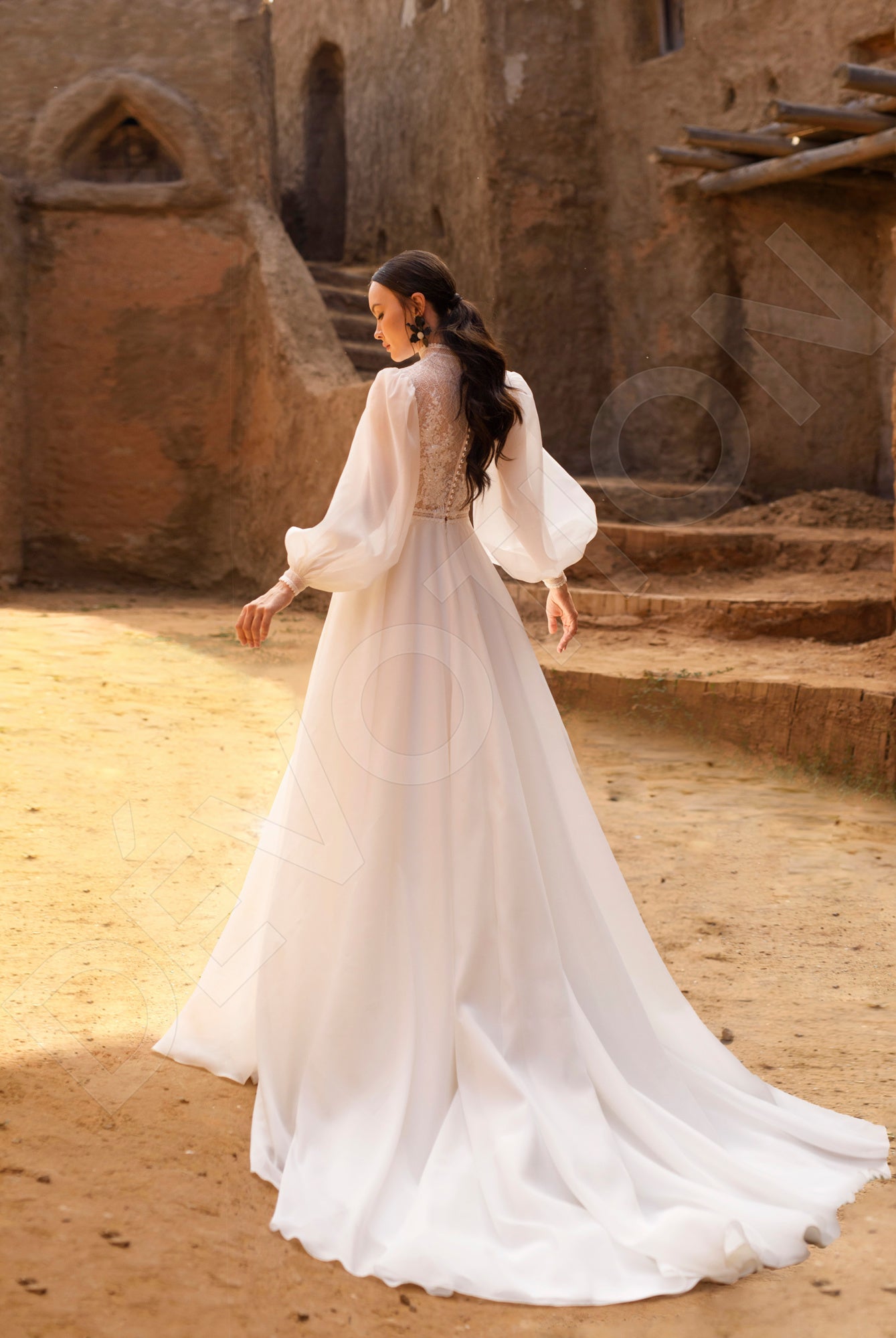 Armonia A-line High neck Off White Wedding dress