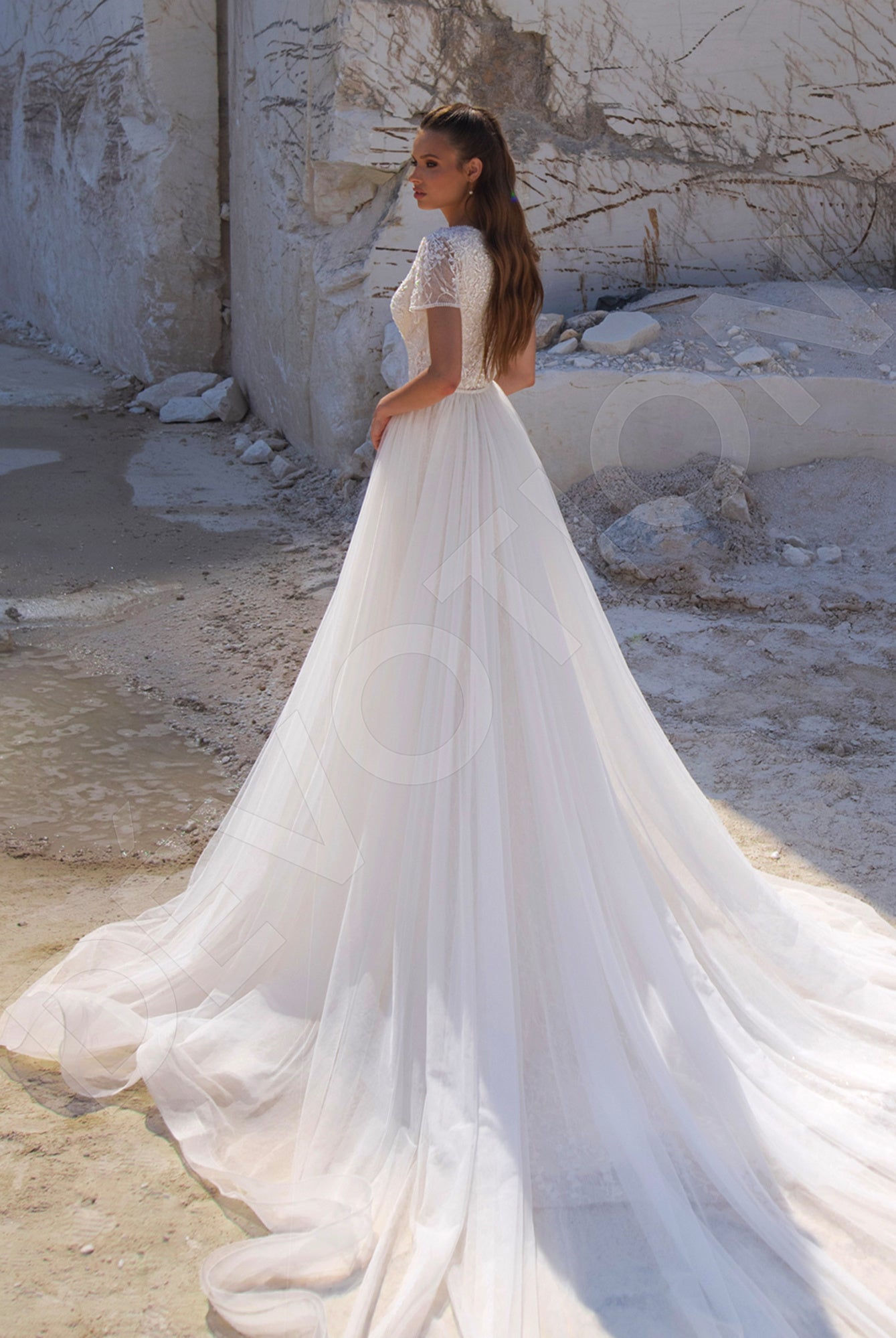 Erin Trumpet/Mermaid Boat Ivory/Nude Wedding dress