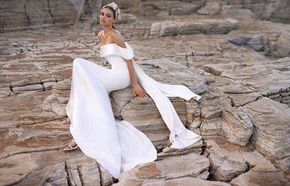 Eva Trumpet/Mermaid Off-shoulder Ivory Wedding dress