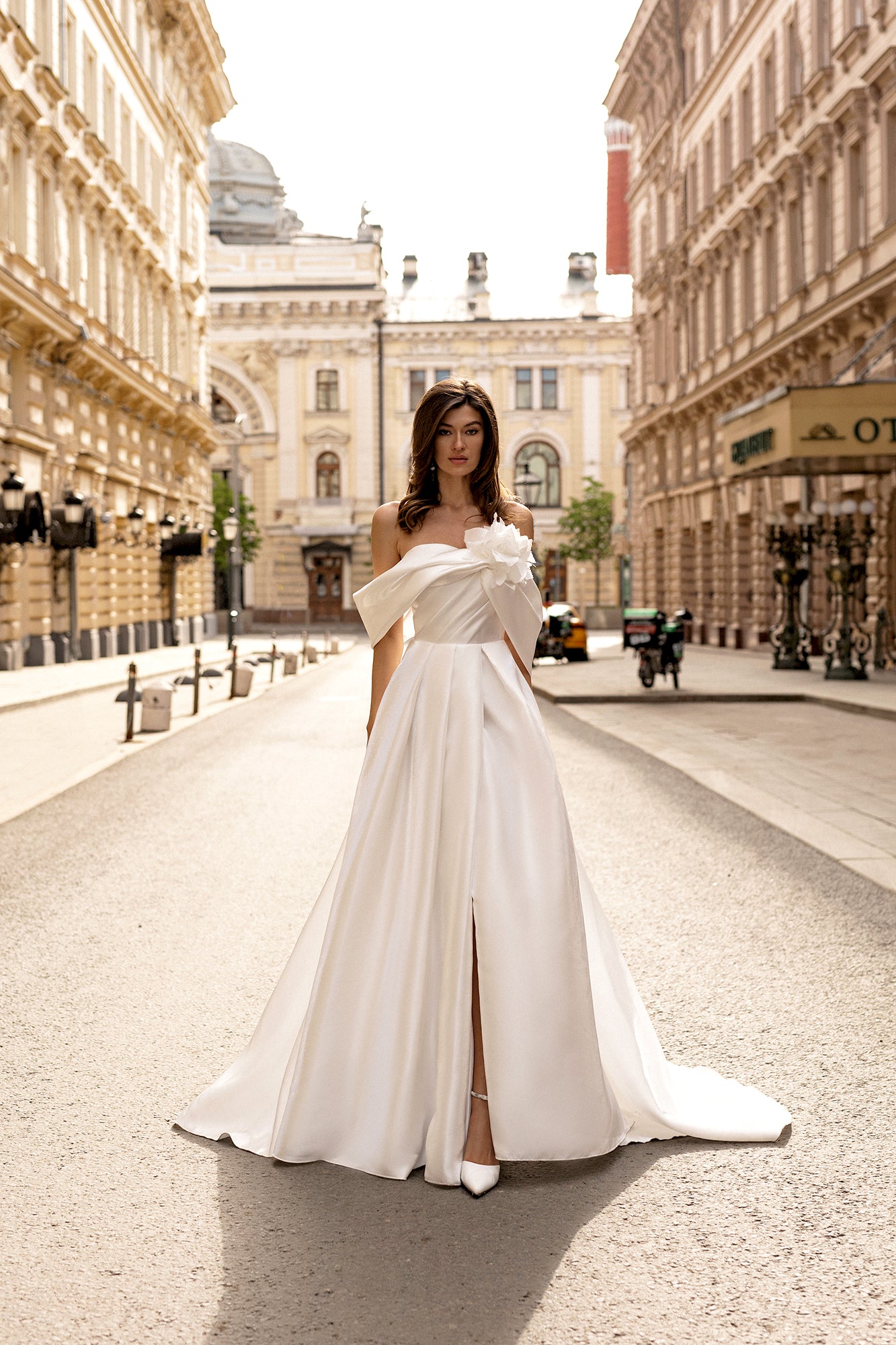 Liatris A-line Off-shoulder/Drop shoulders Milk Wedding dress