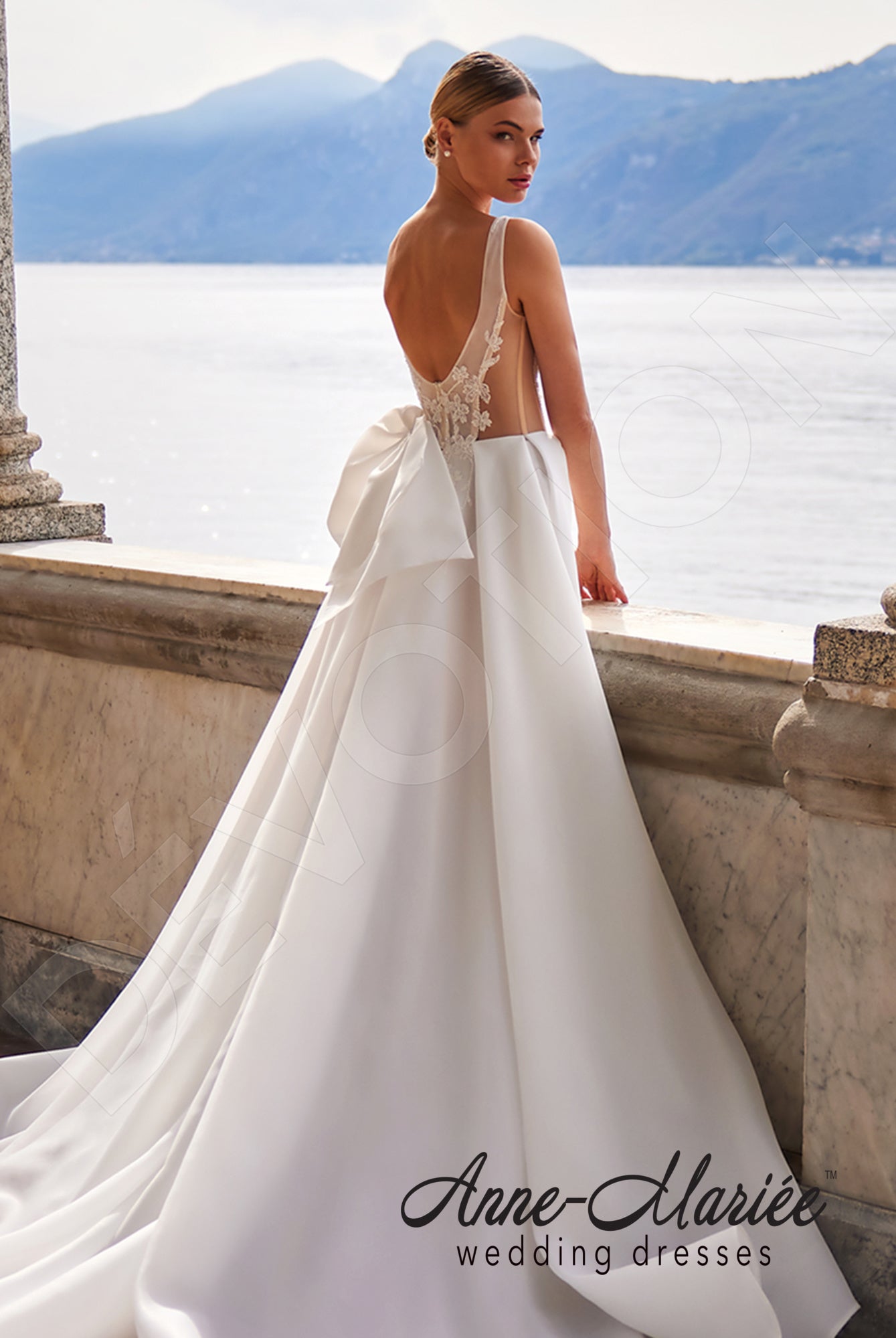 Ilaria A-line Deep V-neck Milk Wedding dress 4