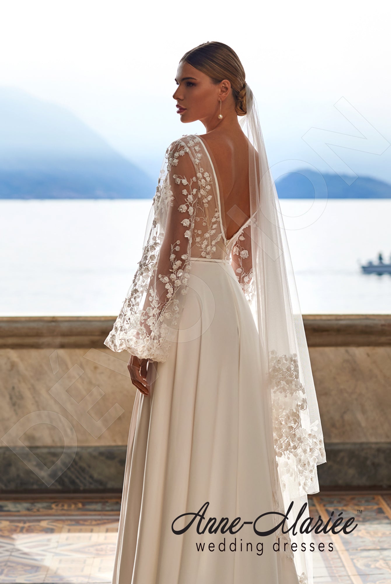 Luana A-line Deep V-neck Milk Wedding dress