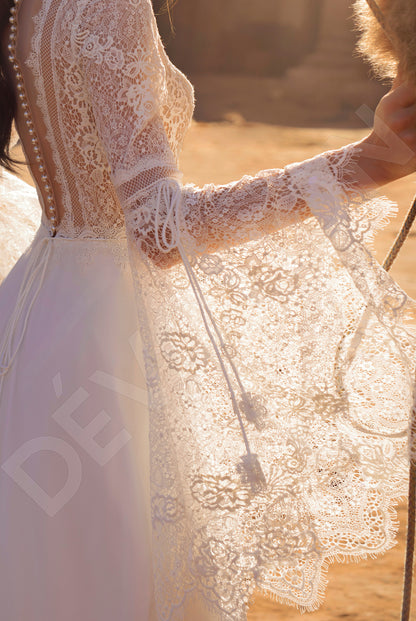 Mait A-line V-neck Off White Wedding dress