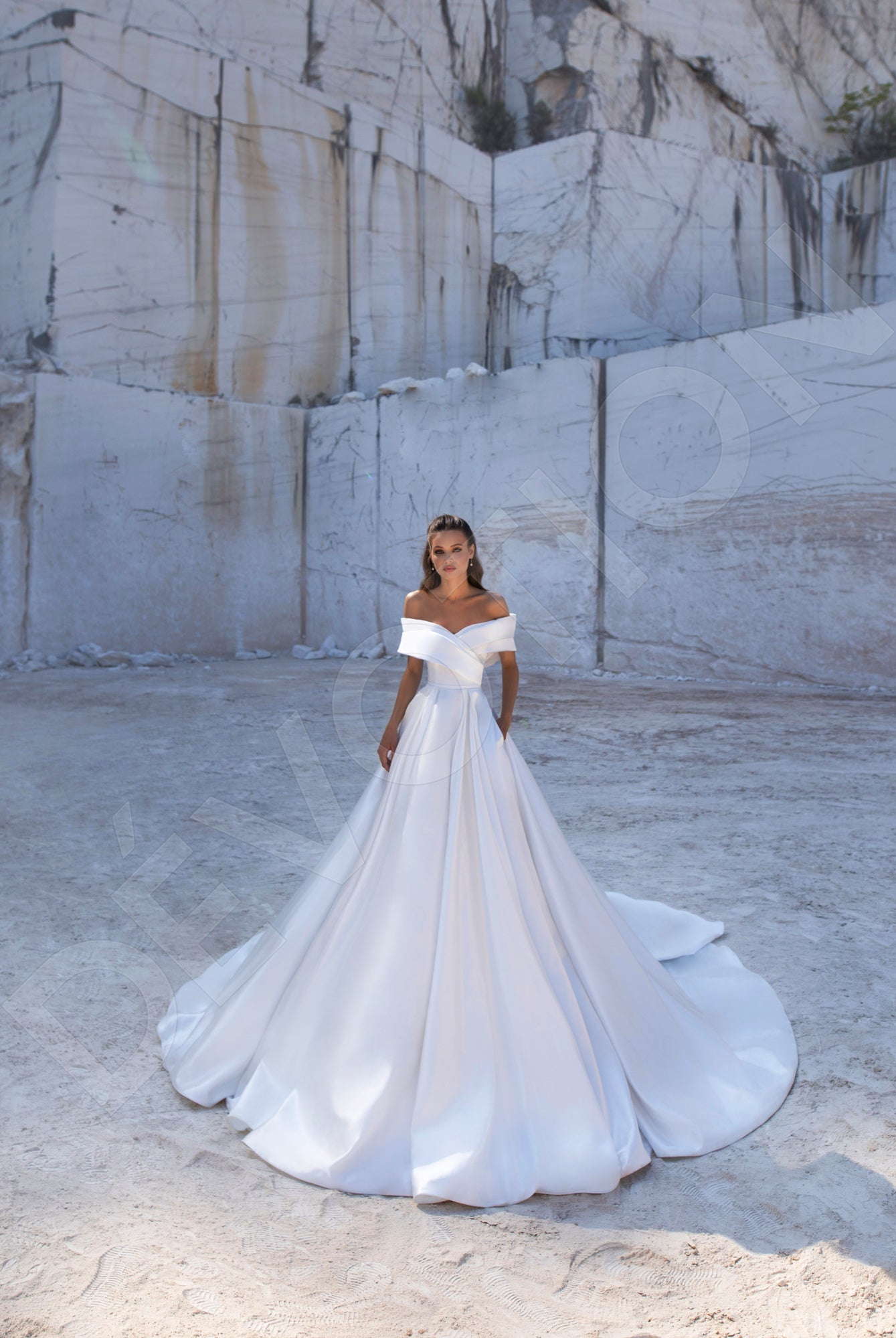 Olga A-line Sweetheart Ivory Wedding dress