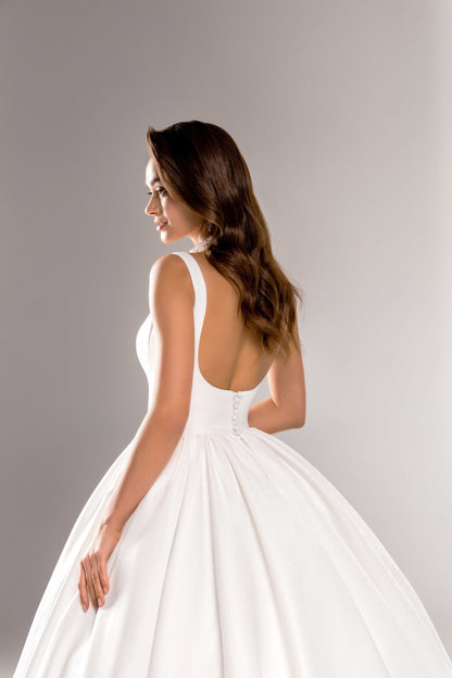 Carlson Princess/Ball Gown Square Milk Wedding dress