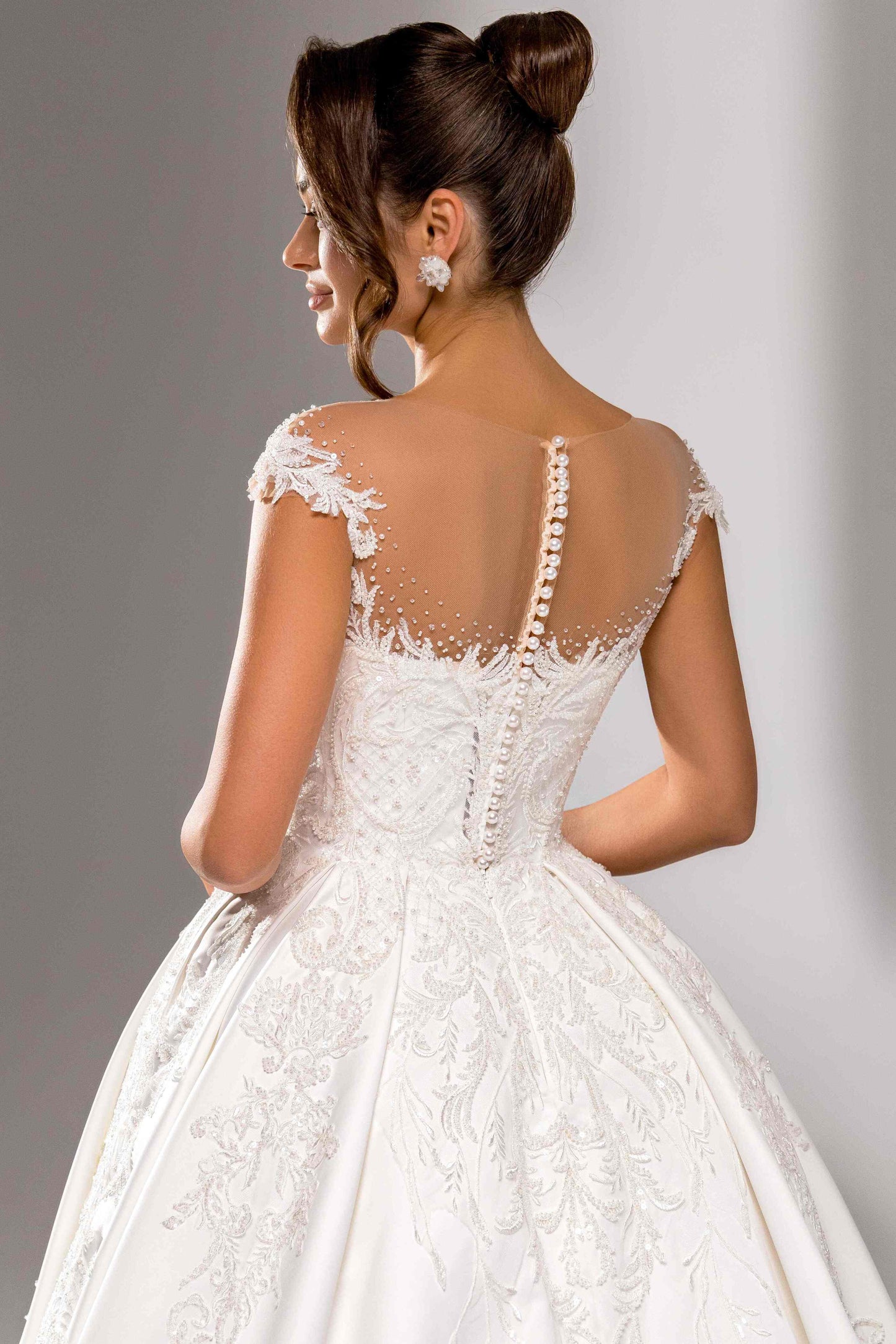 Halston Princess/Ball Gown Illusion Milk Wedding dress