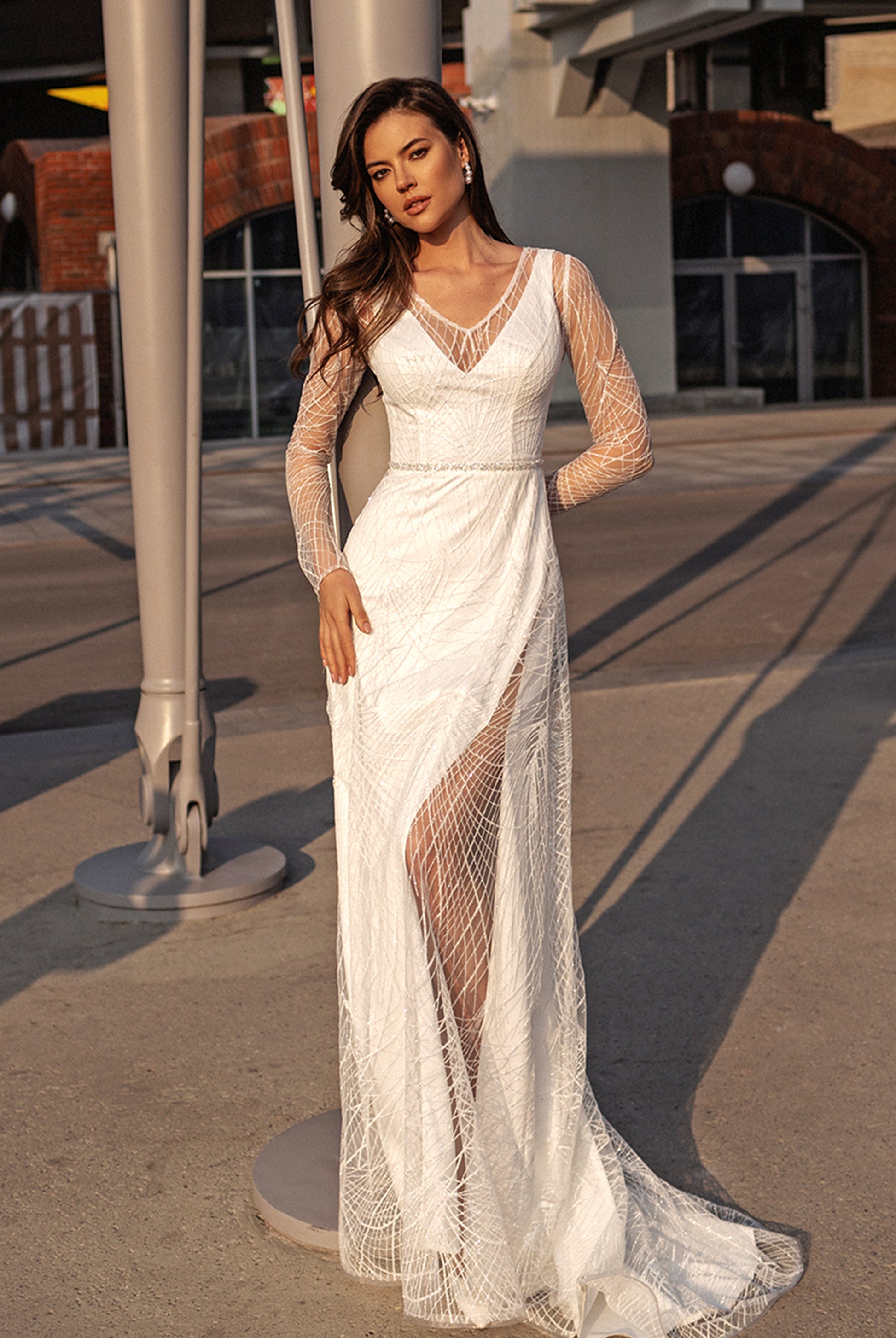 Selina Two in one V-neck Milk Wedding dress
