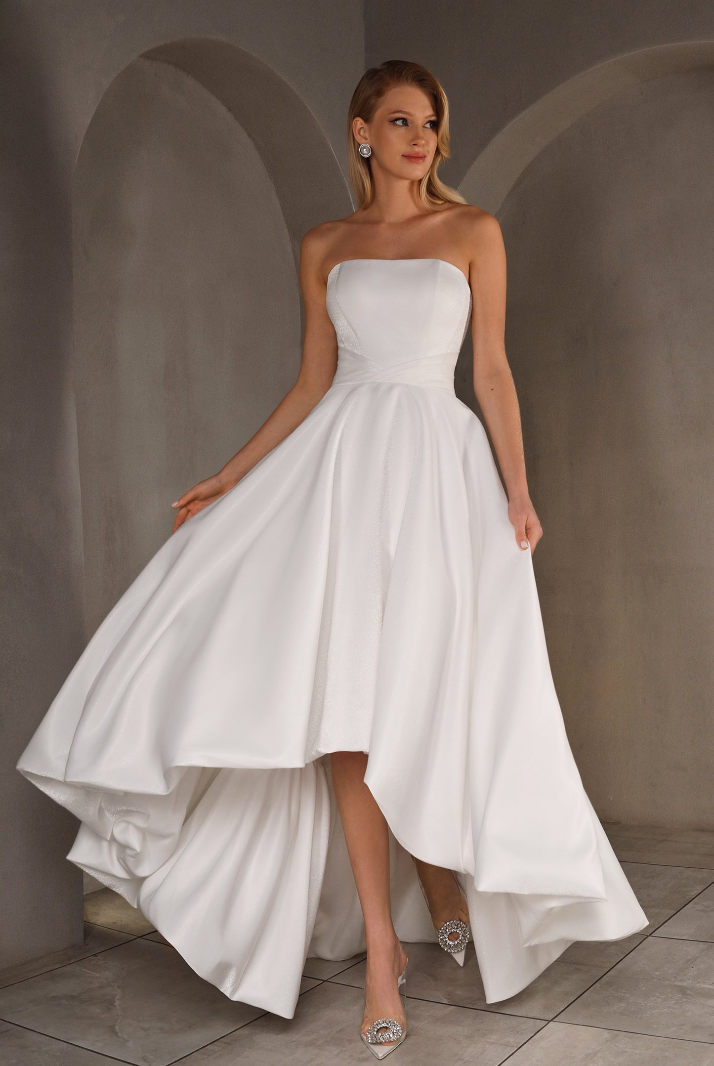 Virsavie A-line Straight across Milk Wedding dress