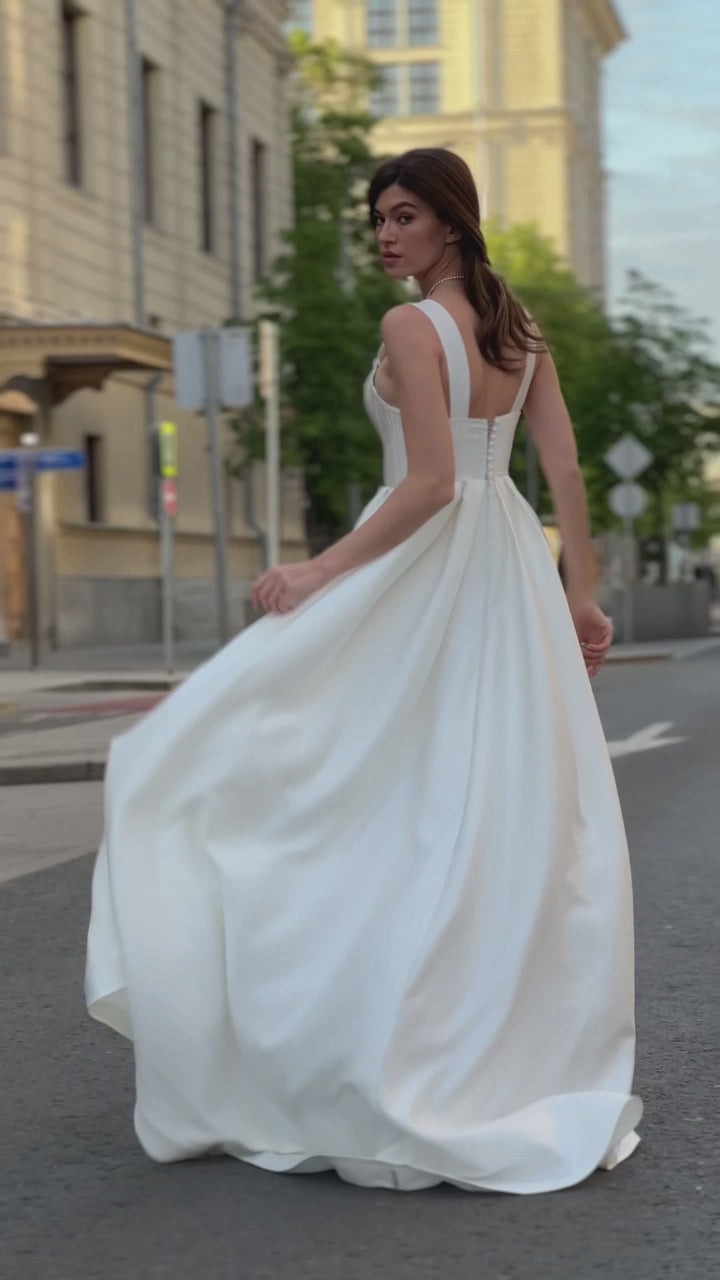 Ruelia A-line Sweetheart Milk Wedding dress video