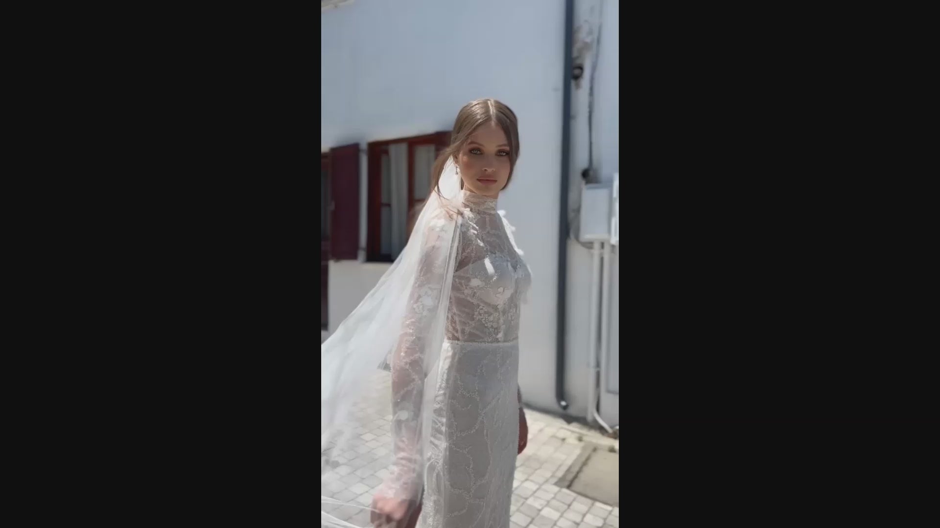 Felicity Trumpet/Mermaid High neck Ivory Wedding dress video