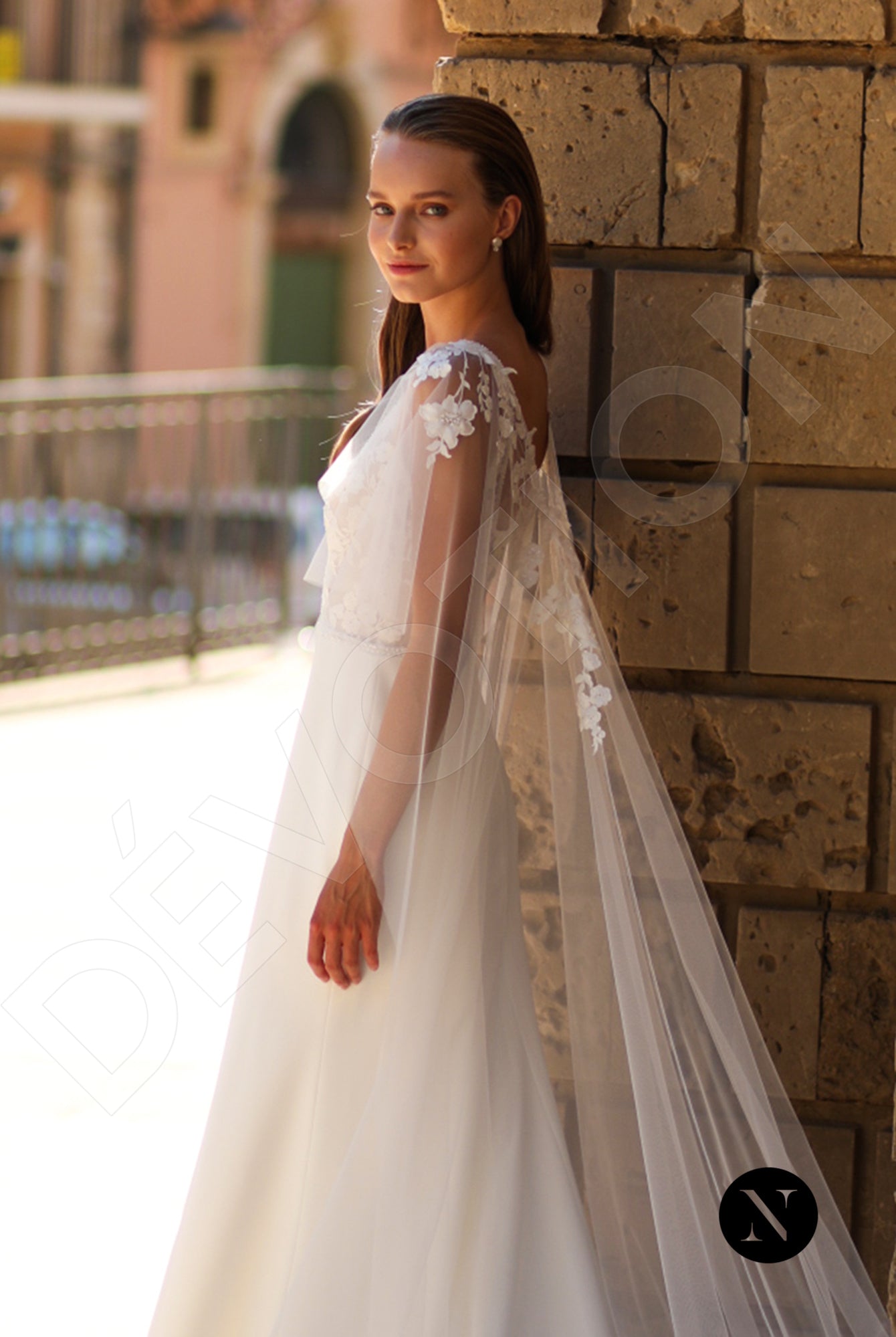 Bonnie Trumpet/Mermaid Square Ivory Wedding dress 8