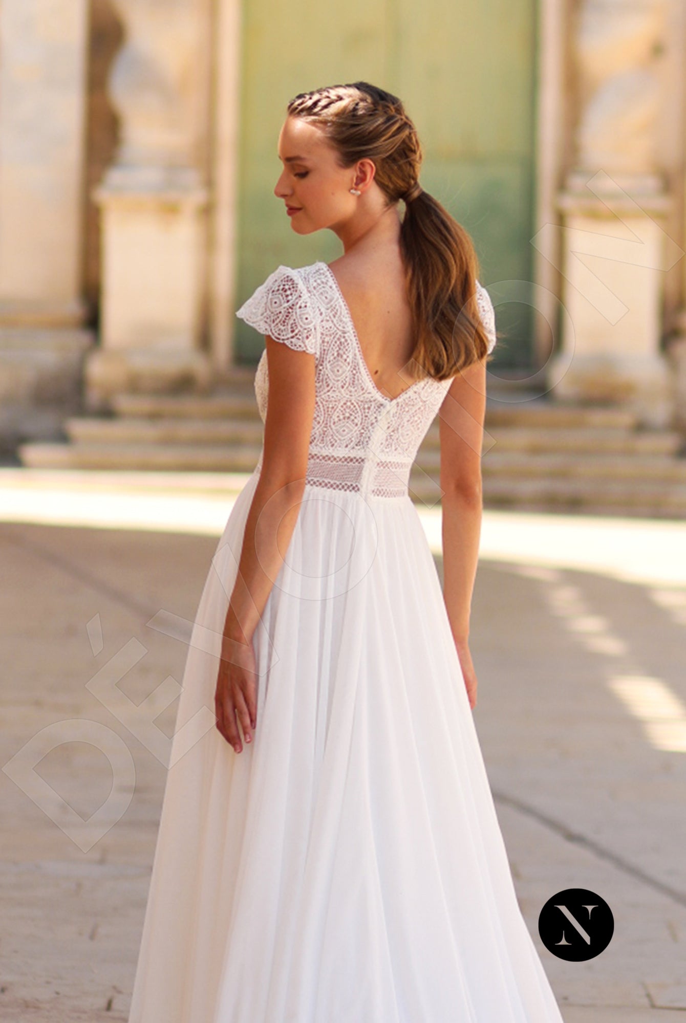 Cora A-line V-neck Ivory Wedding dress 3