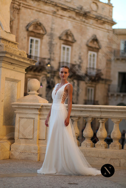 Lindeas A-line Deep V-neck Ivory Wedding dress 7