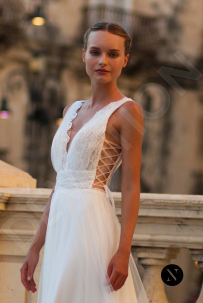 Lindeas A-line Deep V-neck Ivory Wedding dress 4