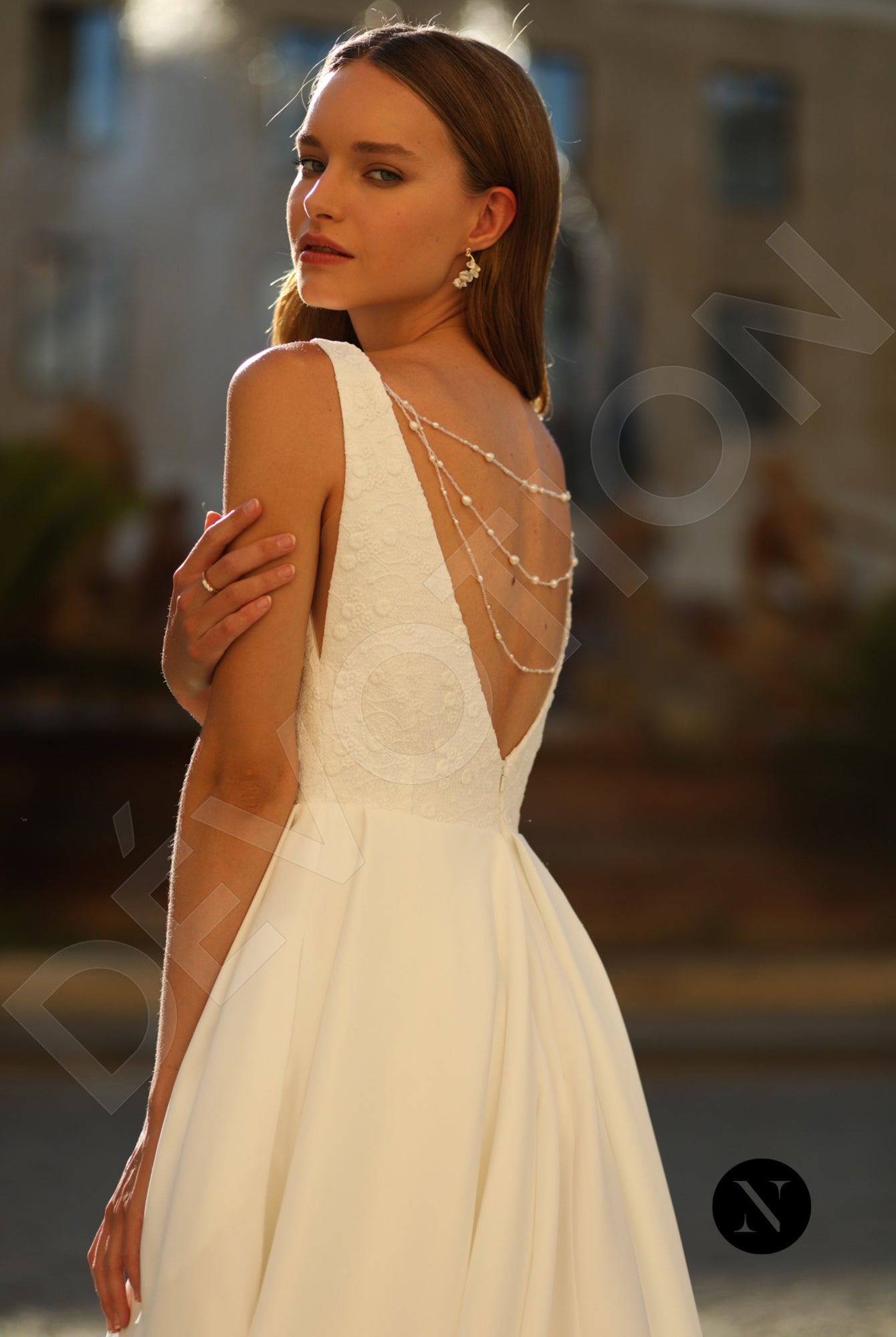 Vanessa A-line Deep V-neck Ivory Wedding dress 3