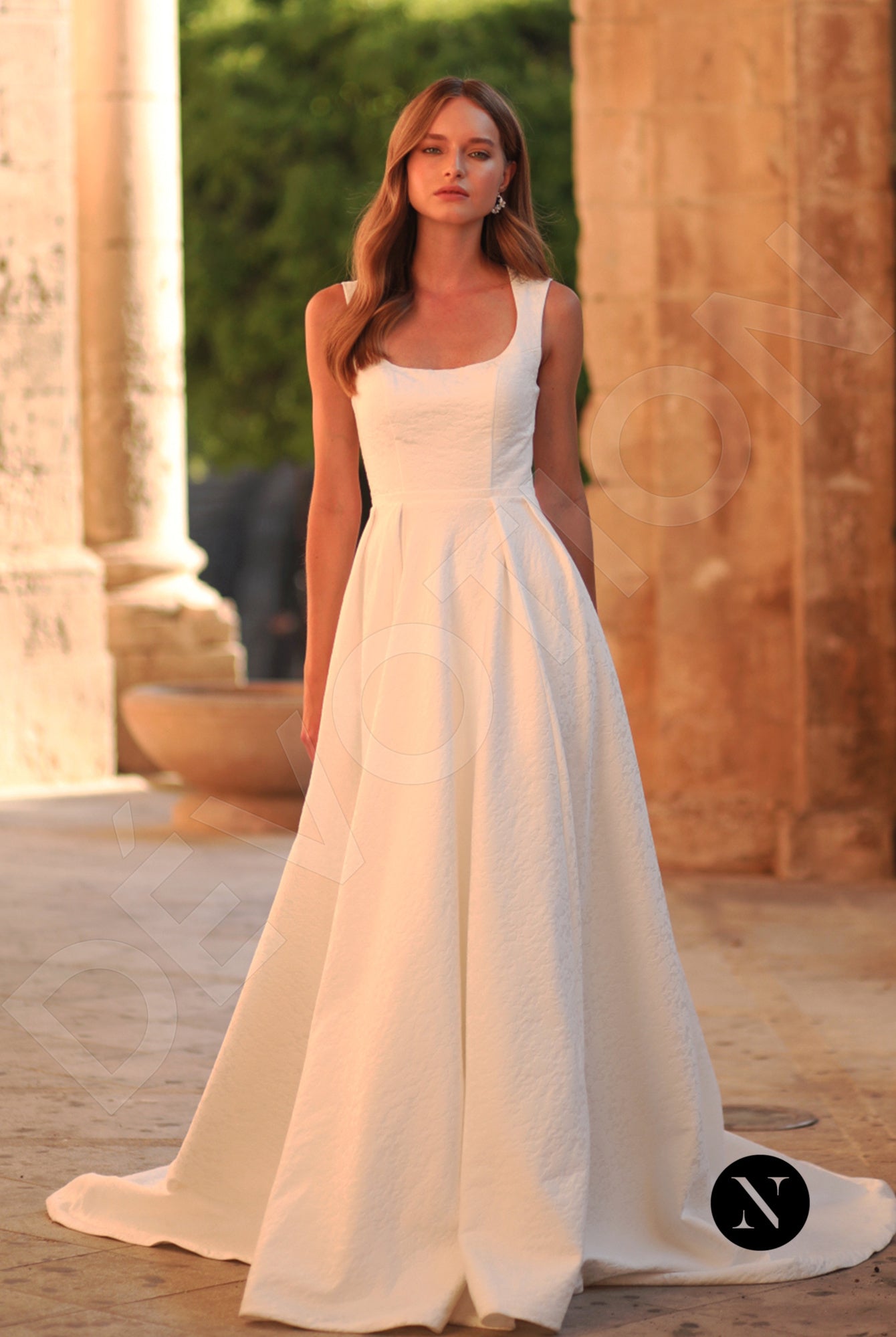 Tine A-line Scoop Ivory Wedding dress