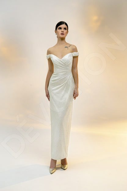 Jerina Sheath/Column Off-Shoulder/Drop Shoulders Silver Wedding dress