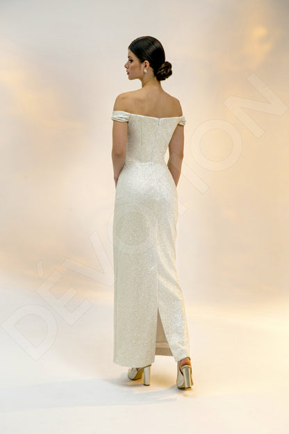 Jerina Sheath/Column Off-Shoulder/Drop Shoulders Silver Wedding dress