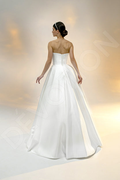 Shalla Princess/Ball Gown Straight Across Light Ivory Wedding dress