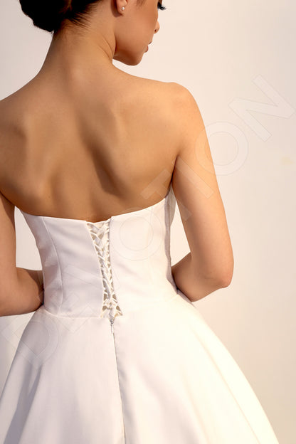 Shalla Princess/Ball Gown Straight Across Light Ivory Wedding dress