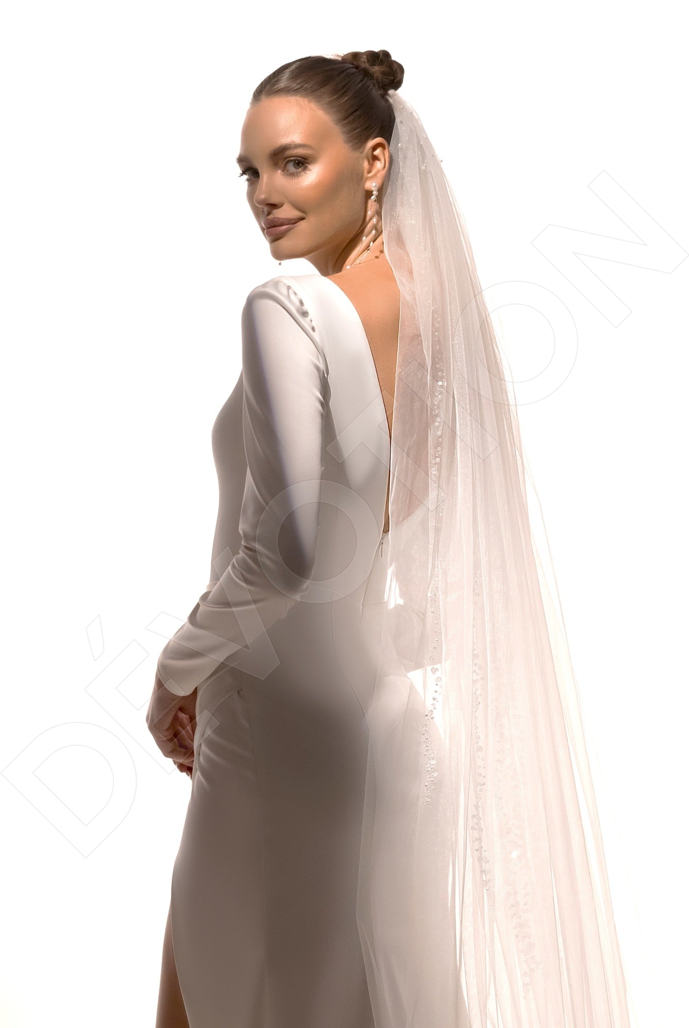Adelona Trumpet/Mermaid Deep V-neck Ivory Wedding dress