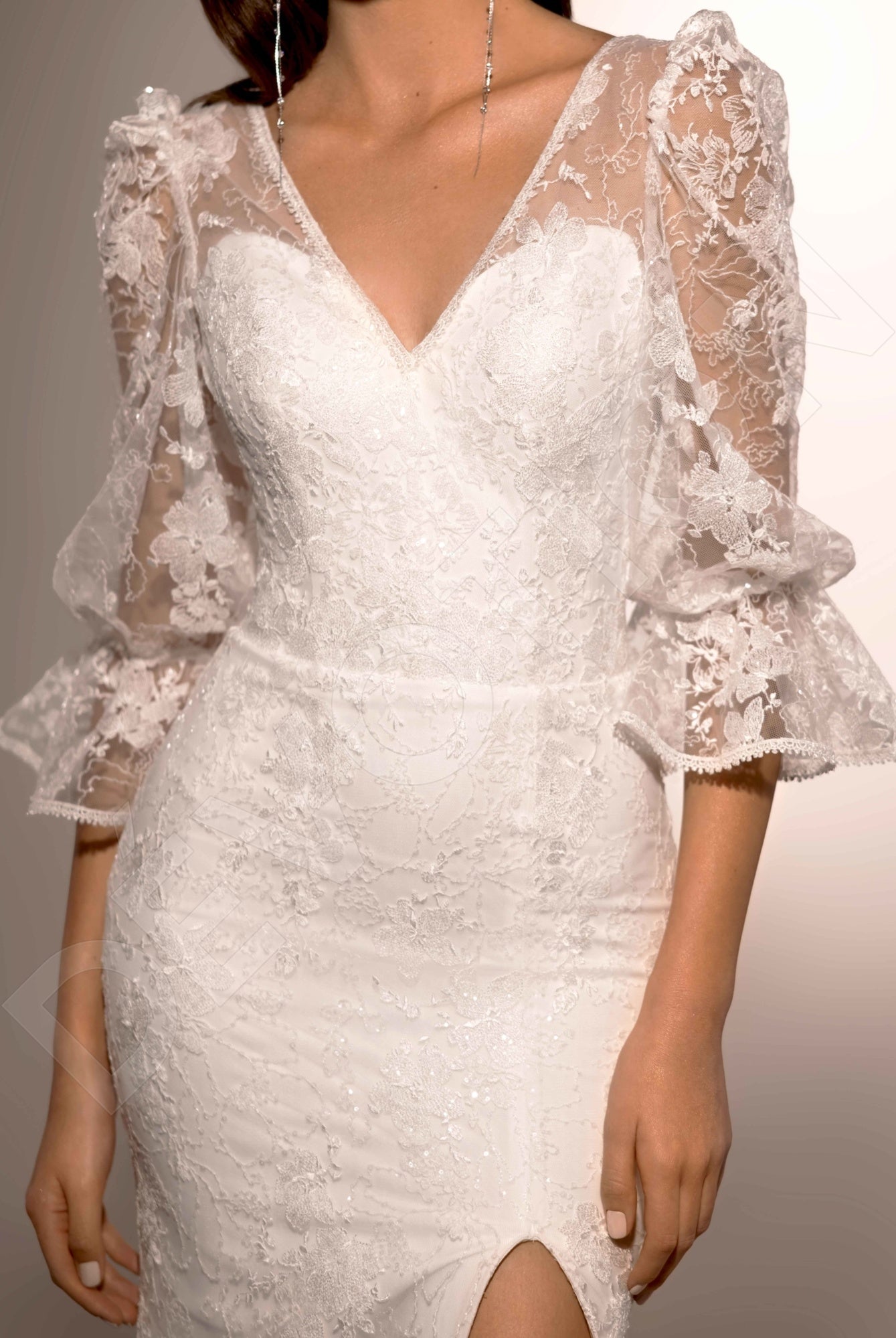 Avania Trumpet/Mermaid V-neck Ivory Wedding dress