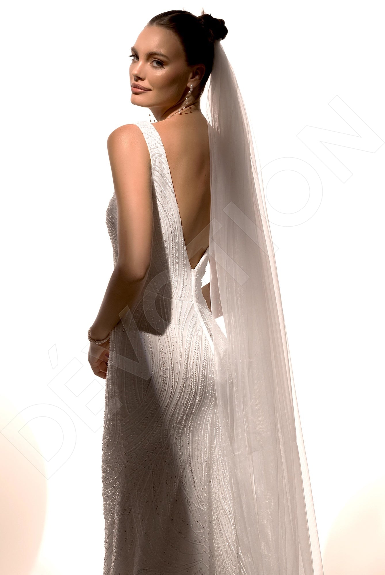 Irvin Trumpet/Mermaid V-neck Ivory Wedding dress