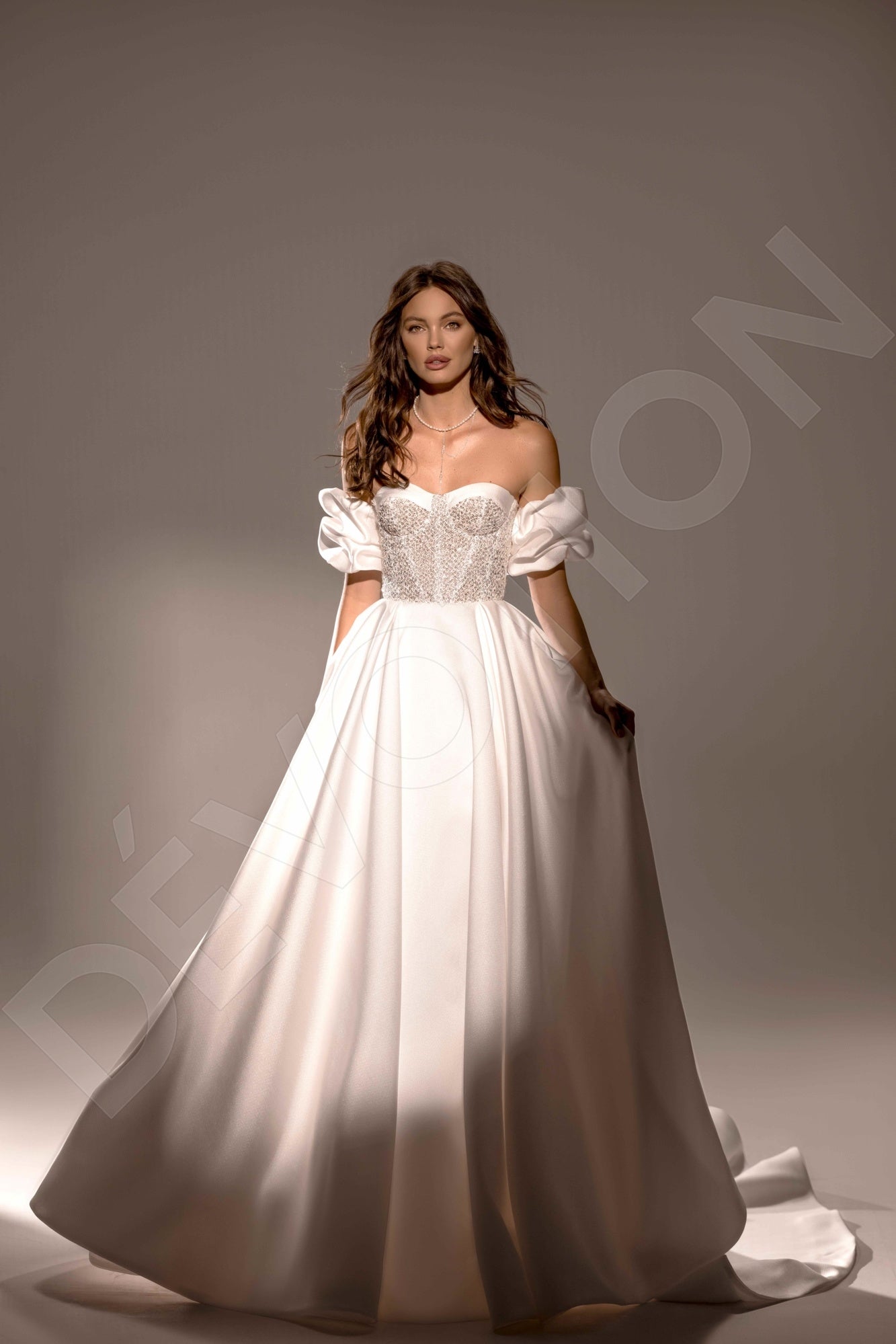 Nellia A-line Sweetheart Ivory Wedding dress