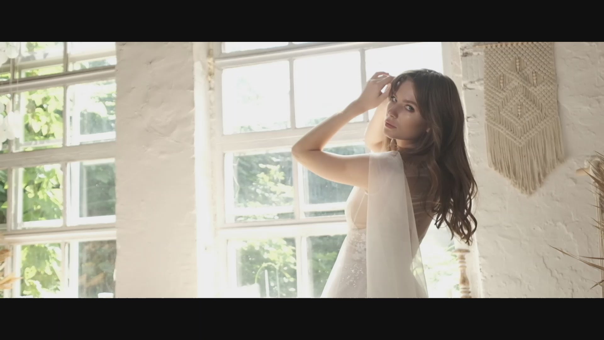 Elian A-line V-neck Milk Wedding dress video