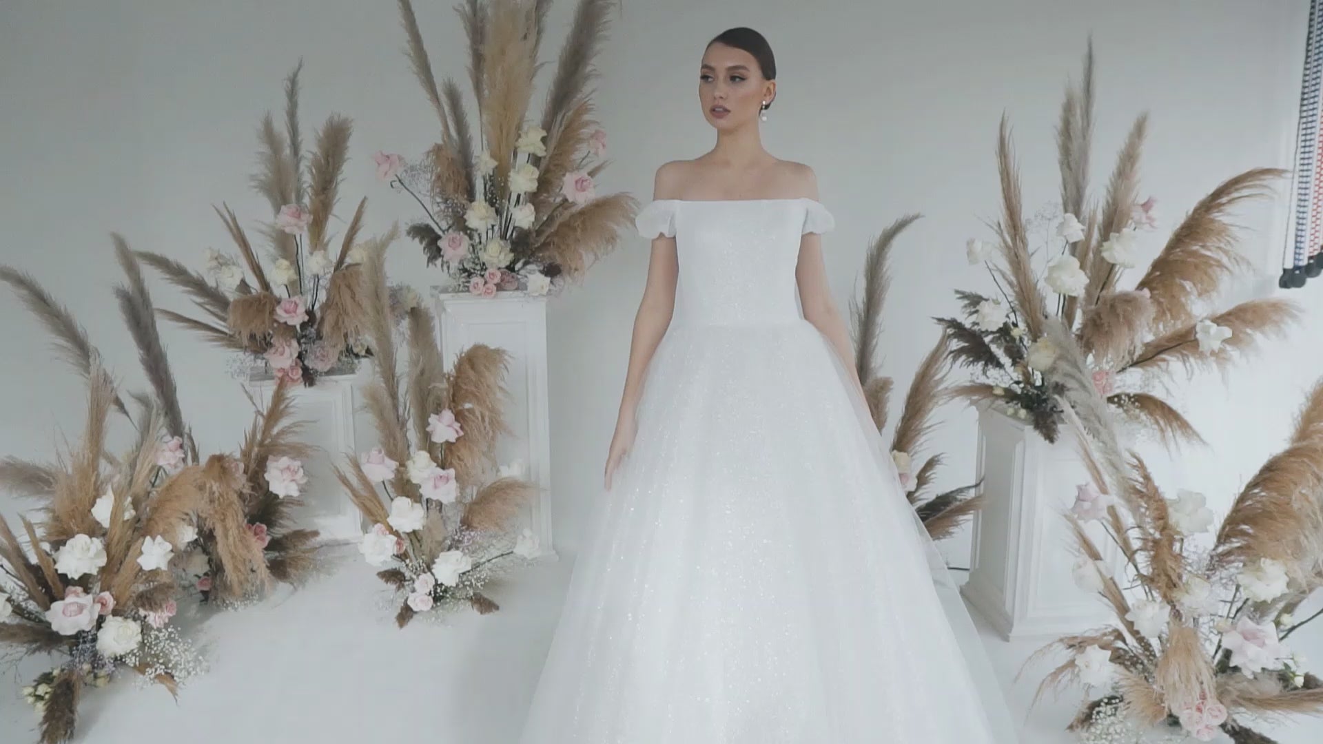 Saida Princess/Ball Gown Off-shoulder/Drop shoulders Lightivory Wedding dress video