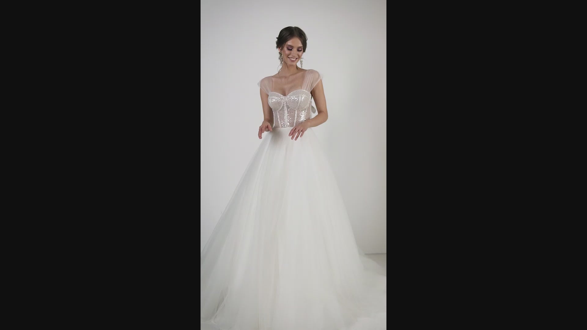 Alika A-line Sweetheart Ivory Wedding dress video