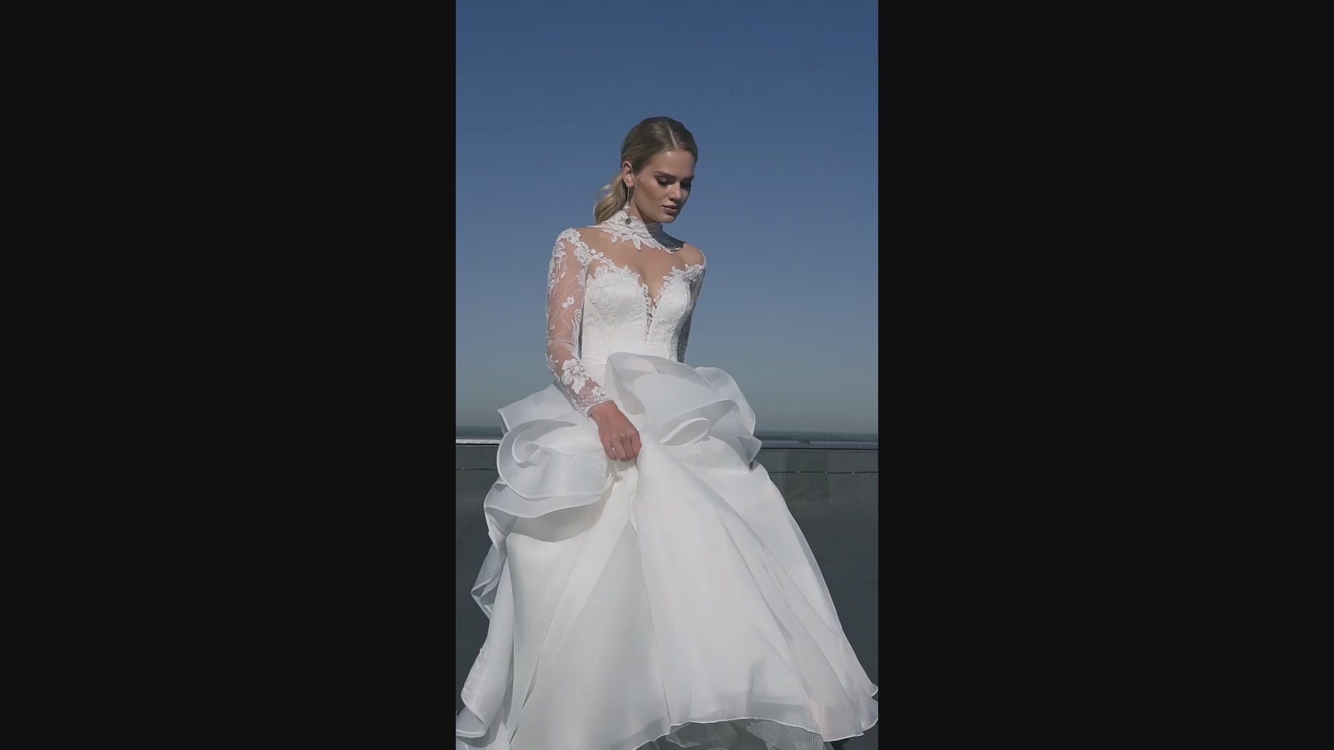 Luziana Princess/Ball Gown High neck Ivory Wedding dress video