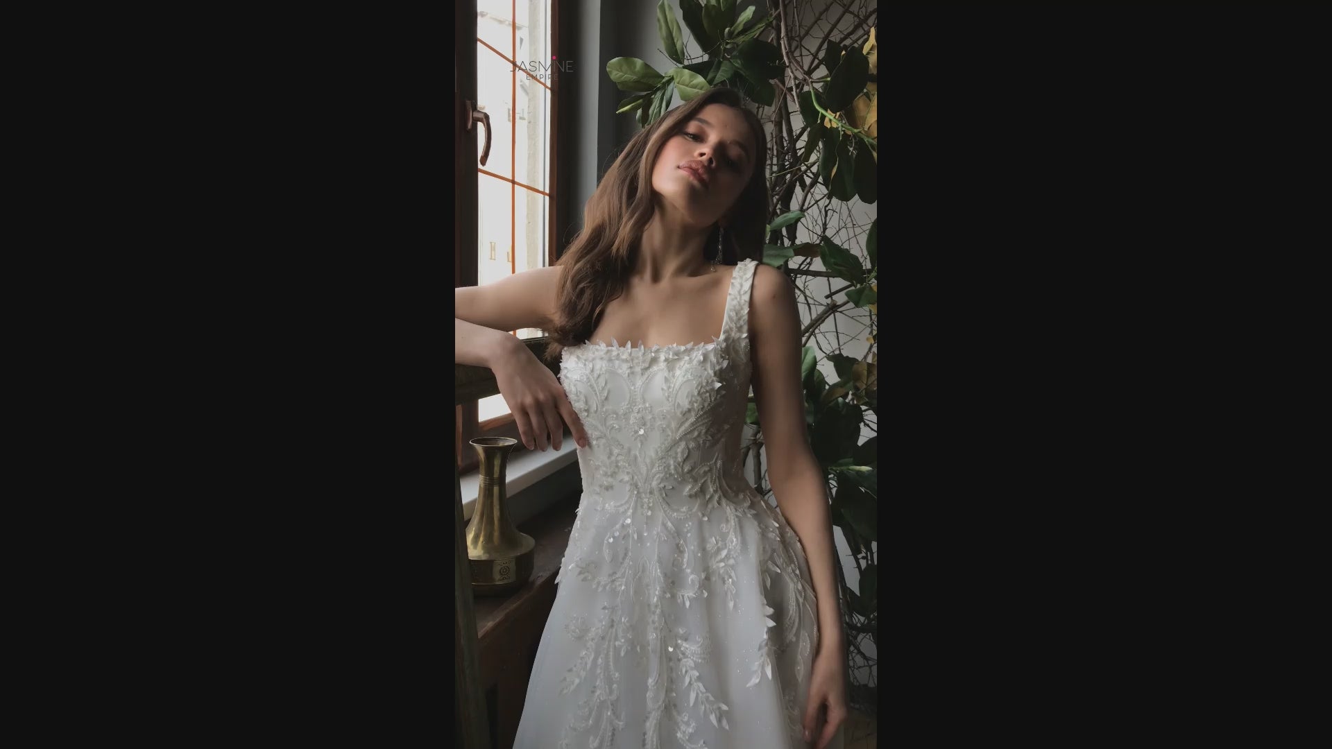 Lorella A-line Square Ivory Wedding dress video