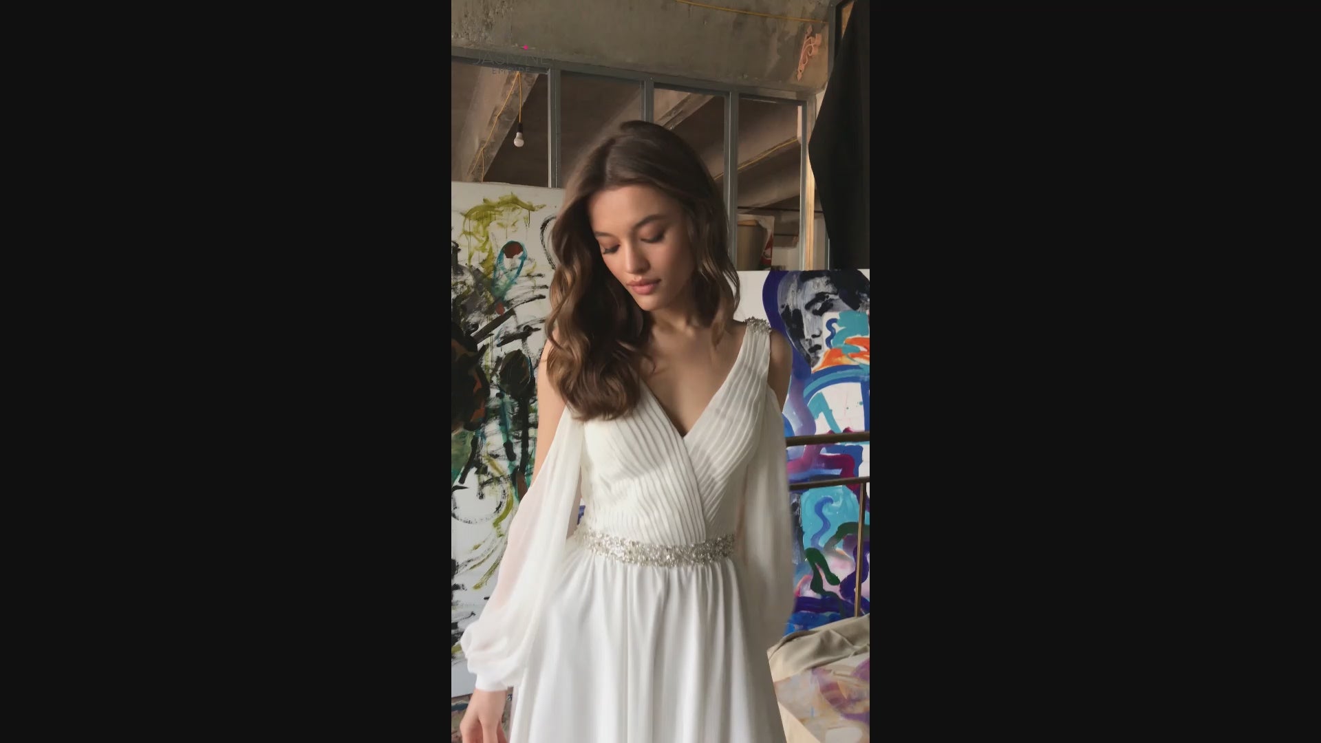 Mayara A-line V-neck Ivory Wedding dress video