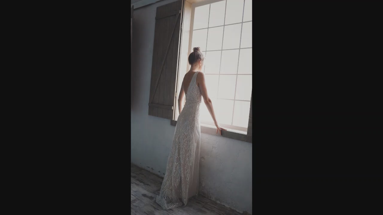 Ramiela Sheath/Column V-neck Nude Milk Silver Wedding dress video