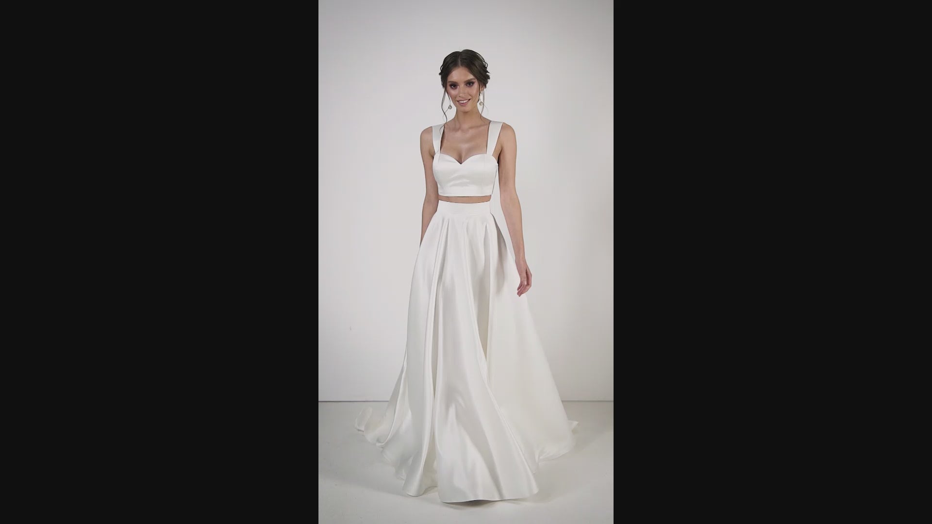 Oni A-line Sweetheart Ivory Wedding dress video