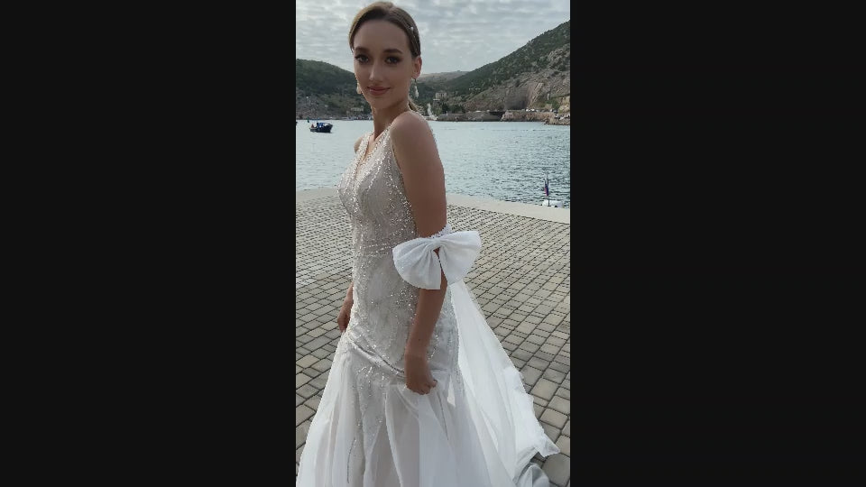 Laurencia Trumpet/Mermaid V-neck Milk Cappuccino Wedding dress video