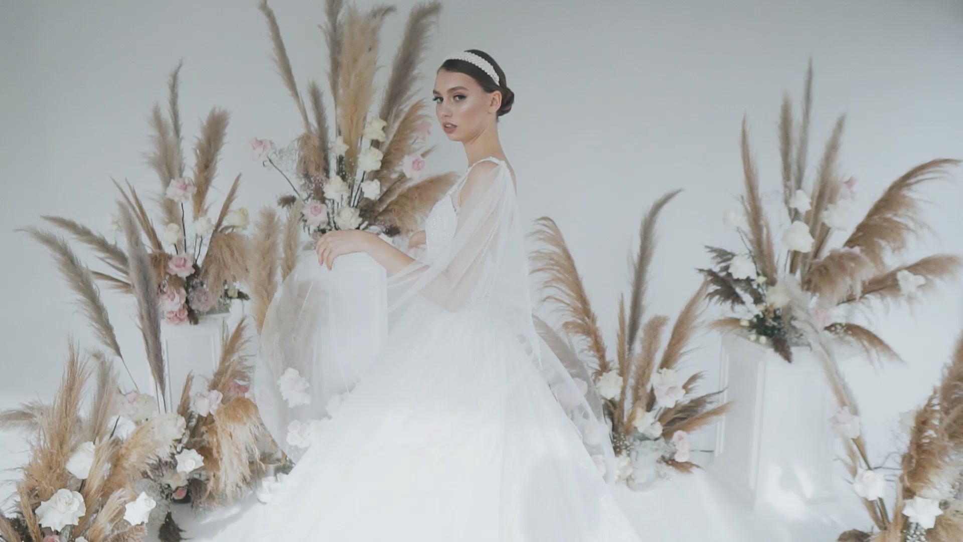 Ziada A-line V-neck Ivory Wedding dress video