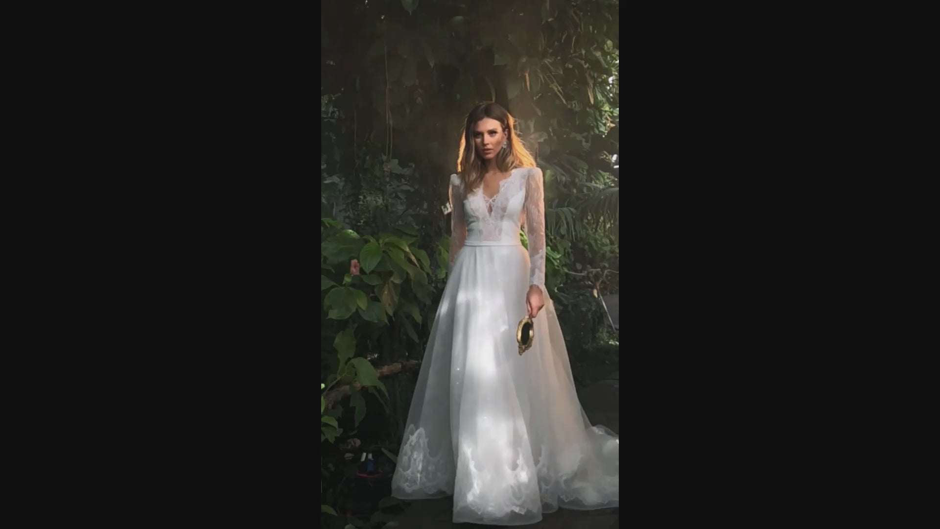 Ara A-line V-neck Ivory Wedding dress video