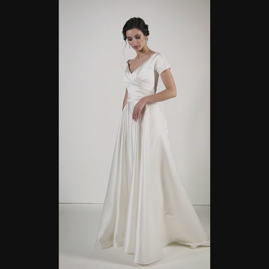 Nuru A-line Deep V-neck Ivory Wedding dress