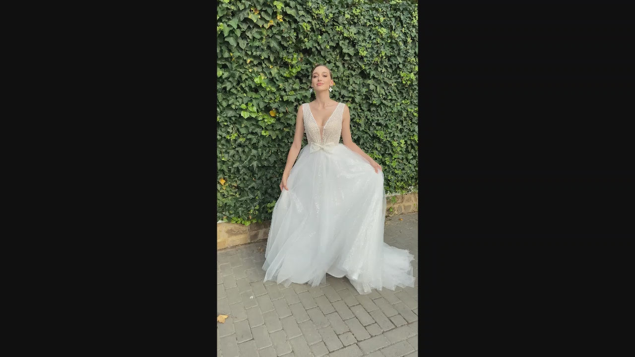 Cosmina A-line V-neck Milk Wedding dress video