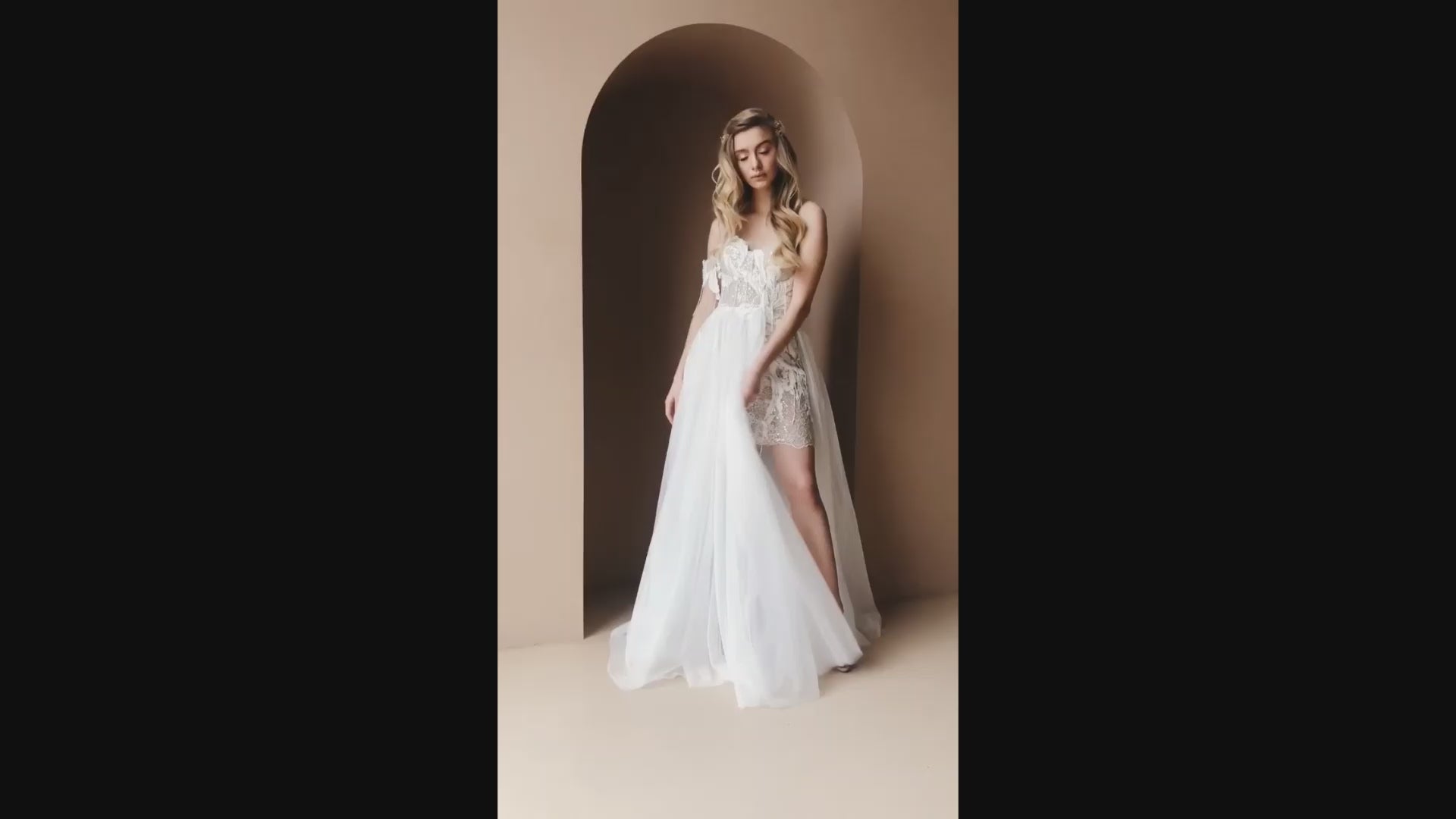 Davia A-line Sweetheart Milk Wedding dress video