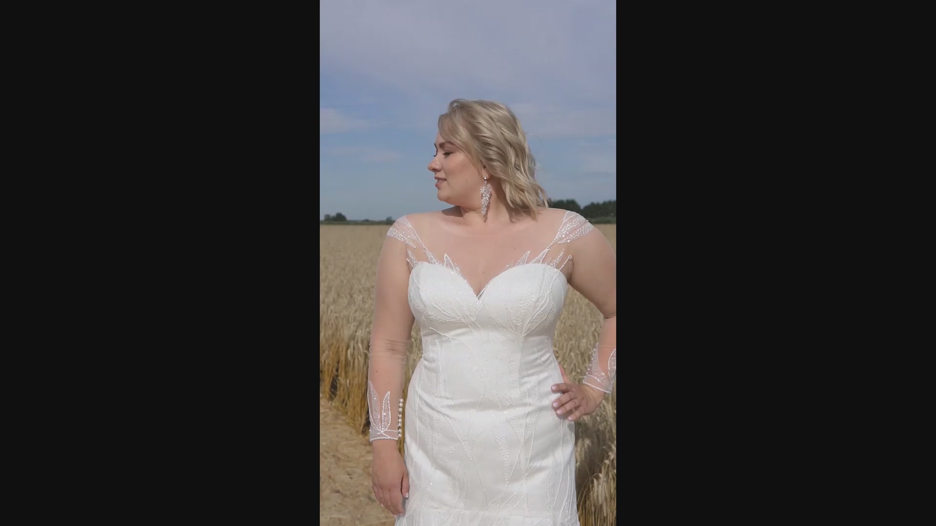 Buna Trumpet/Mermaid Jewel Ivory Wedding dress video