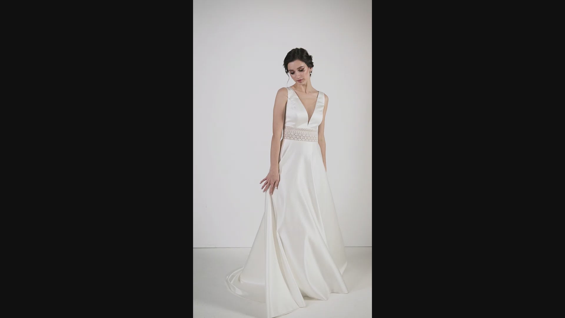 Rabiah A-line Illusion Ivory Wedding dress video