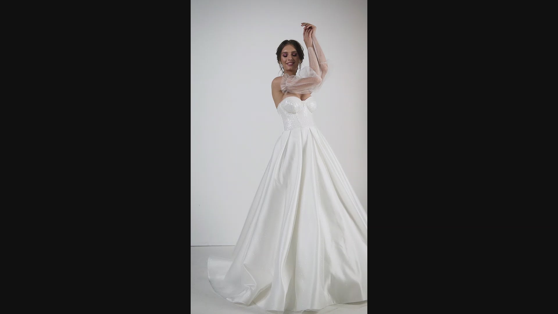 Mert A-line Sweetheart Ivory Wedding dress video