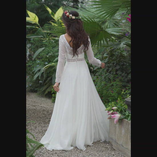 Layla A-line V-neck Ivory Wedding dress
